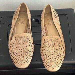Naturalizer Women's Beige Laser-Cut Leather Loafers